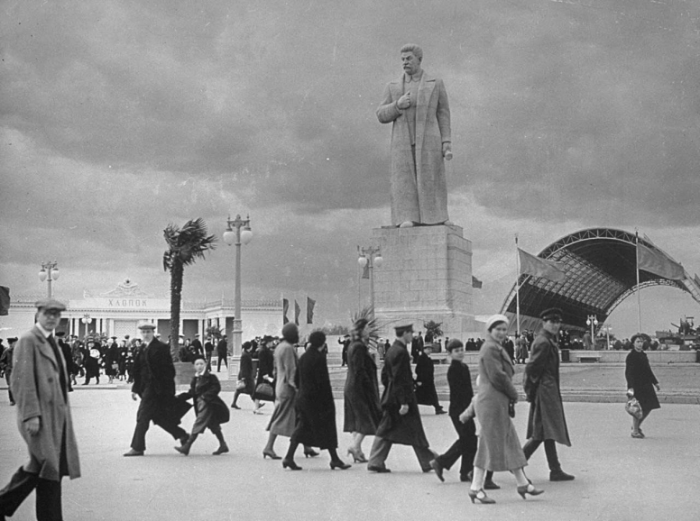 Лекция Елизаветы Лихачевой «Сталинский тоталитаризм в архитектуре»
