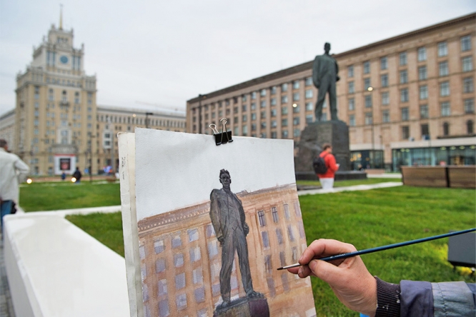 Москвичам предложили оценить благоустройство Триумфальной площади