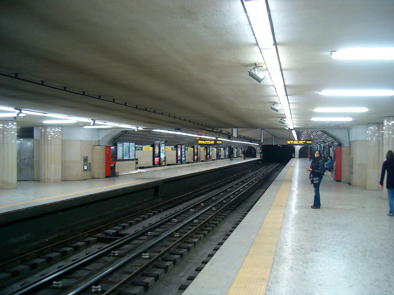 Станция Entre Campos, Лиссабон