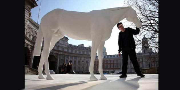 White Horse, Марк Уоллингер, Лондон
