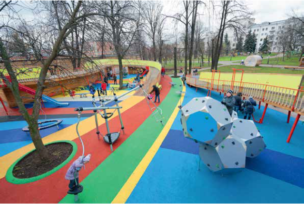 Детская площадка в Саду Баумана, 2012 Wowhause