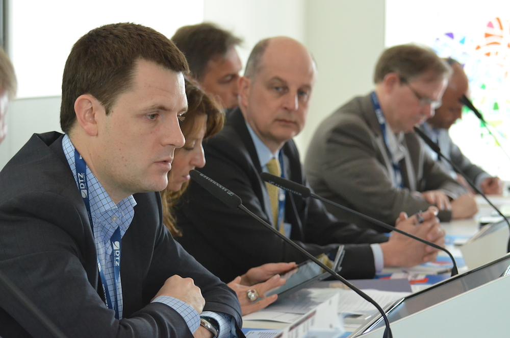 Сергей кузнецов на круглом столе, посвященном инвестициям в спортивные объекты, на выставке MIPIM-2014
