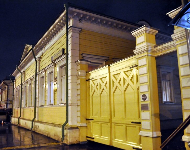 Деревянный дом, некогда принадлежавший Василию Львовичу Пушкину (с) wikipedia.ru