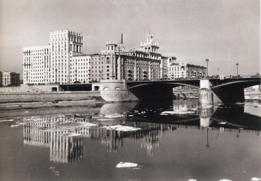 Дорогомиловская набережная, 1950-е. Фото Наума Грановского