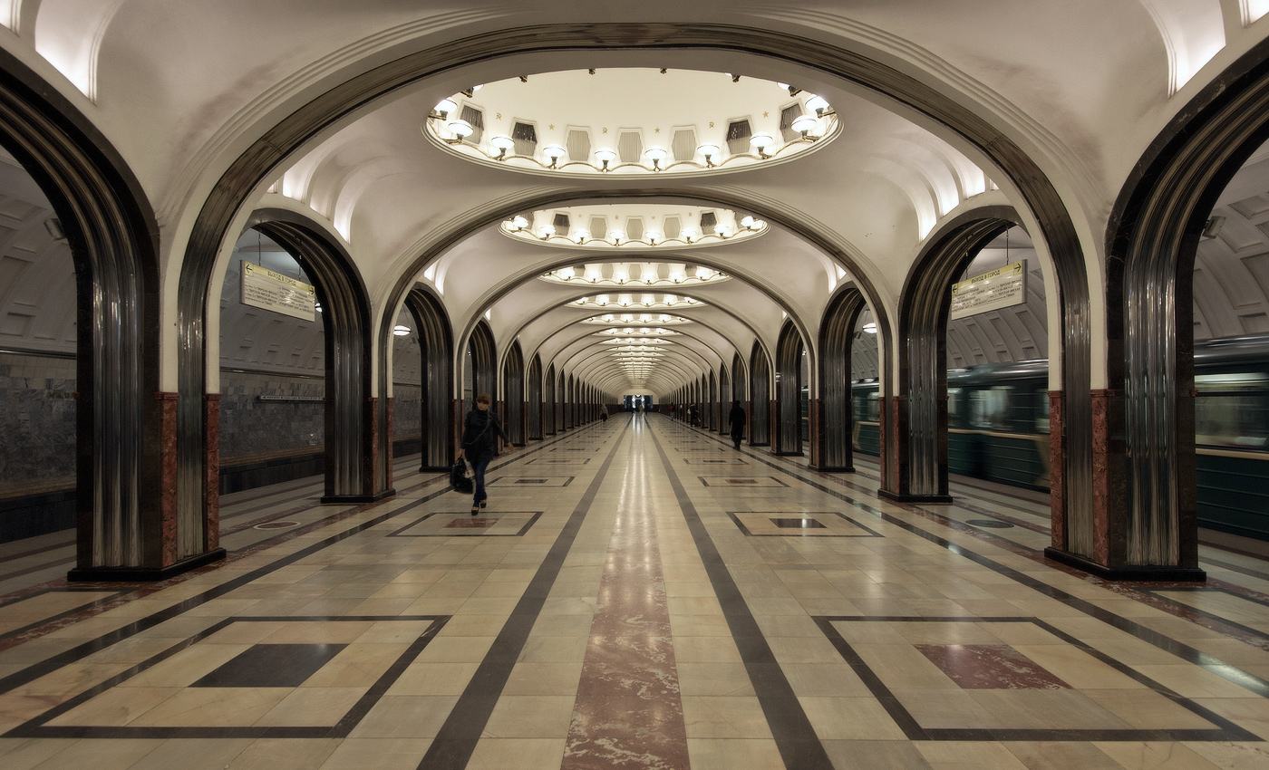 Станция метро Маяковская
