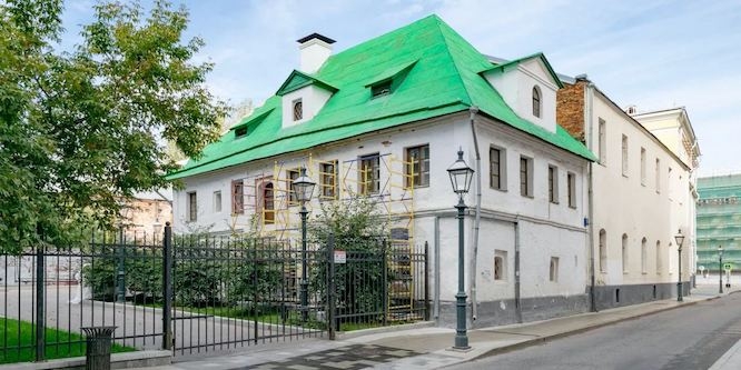 Жемчужина Белого города: началась подготовка к реставрации палат Александровского подворья 