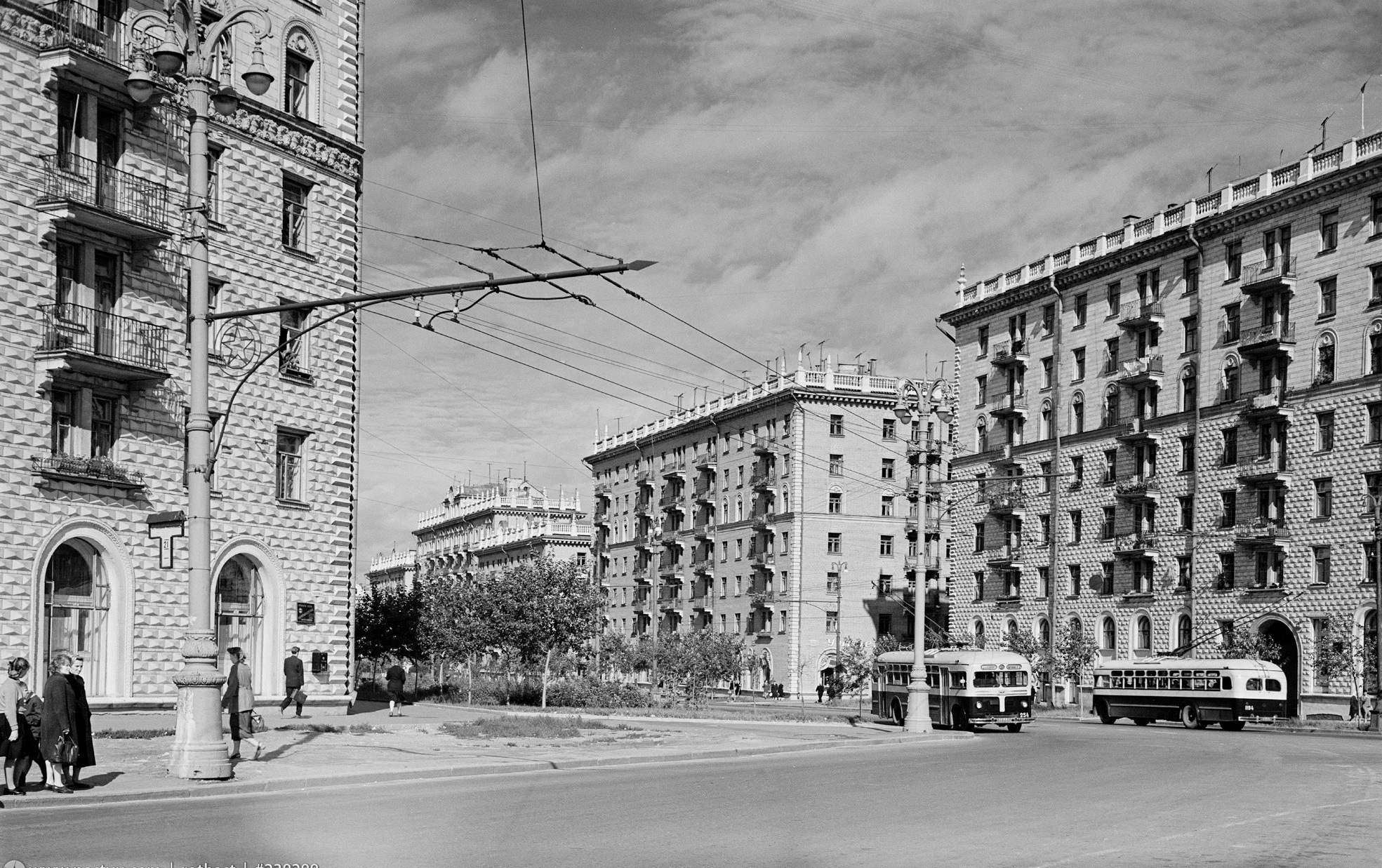 Застройка каркасно-панельными домами экспериментальной серии в районе Песчаных улиц. 1948-1950